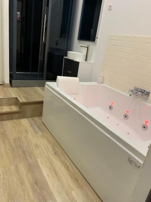 Appartement Spa - NAHLEO Scandinave Dole Esterno foto